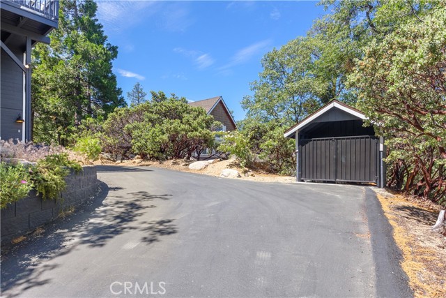 Detail Gallery Image 10 of 55 For 28833 Manitoba Dr, Lake Arrowhead,  CA 92352 - 3 Beds | 2/1 Baths