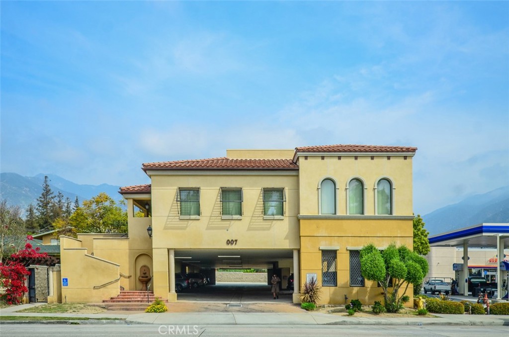 7 W Foothill Boulevard, Arcadia, CA 91006