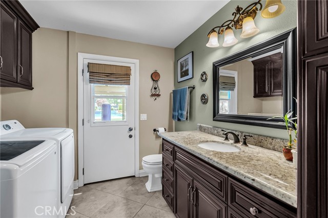 15725 Terraceview Court, Riverside CA: https://media.crmls.org/medias/2fd66ed3-f011-456b-8936-15d17a4c1fbd.jpg