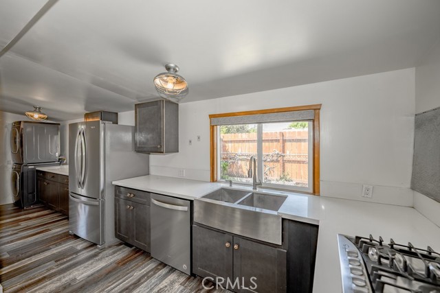 1219 N Lincoln Street, Burbank CA: https://media.crmls.org/medias/2fd677e1-ed90-4170-ba62-775f96e2cbb2.jpg