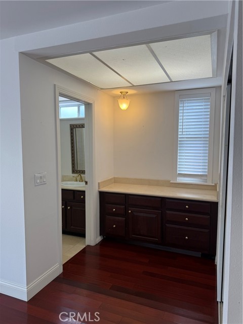 Detail Gallery Image 5 of 9 For 10116 Viking, Northridge,  CA 91324 - 3 Beds | 2 Baths