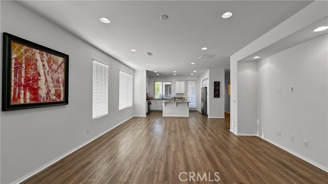 422 W Route 66, Glendora CA: https://media.crmls.org/medias/2fd87c7d-3ec7-4596-90f3-08046fa67d7b.jpg