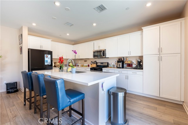 Detail Gallery Image 6 of 44 For 980 W Jasmine Way, Rialto,  CA 92376 - 4 Beds | 3 Baths