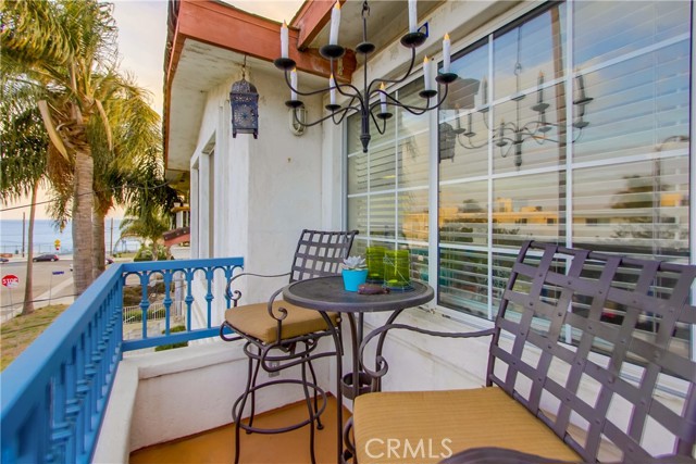 4021 S Pacific Avenue, San Pedro CA: https://media.crmls.org/medias/2fda2fe0-f3bb-4ff3-88d7-9d45377ac20b.jpg