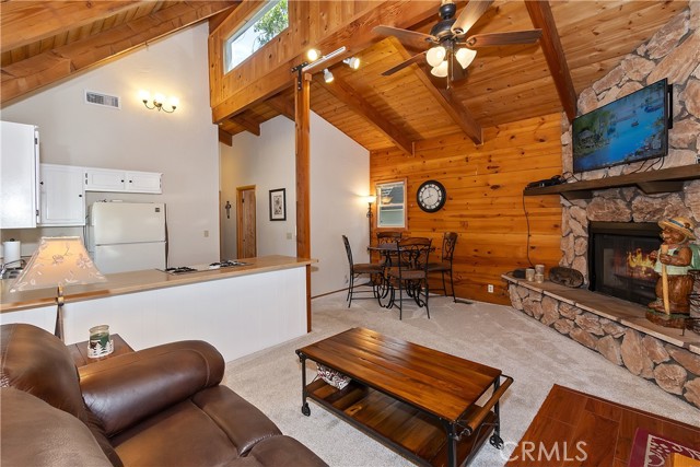Detail Gallery Image 5 of 49 For 27026 Overlook Ln, Lake Arrowhead,  CA 92352 - 2 Beds | 1/1 Baths