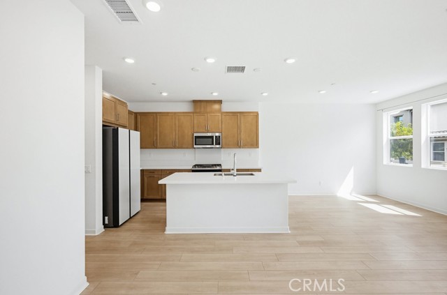 Detail Gallery Image 8 of 75 For 3925 Lavine, Corona,  CA 92883 - 3 Beds | 2/1 Baths