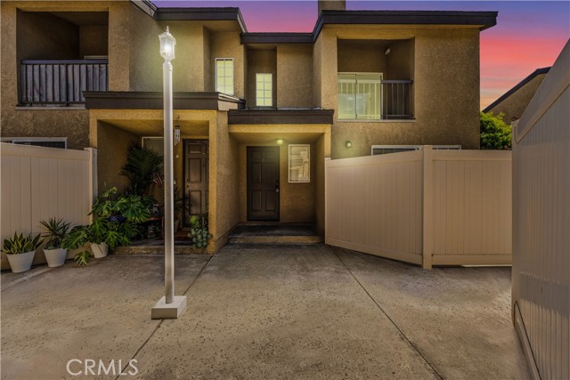 1126 W 228th Street, Torrance CA: https://media.crmls.org/medias/2fdabc1a-0ac9-4f75-8c7f-fb60780ee833.jpg