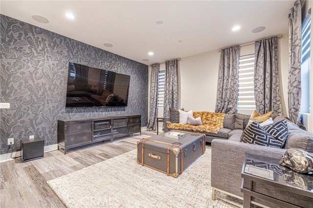 Detail Gallery Image 37 of 67 For 25035 Hidden Willow, Canyon Country,  CA 91387 - 5 Beds | 4 Baths