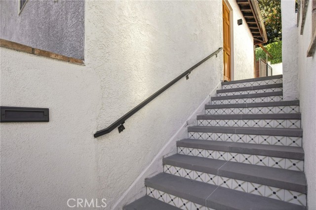 Detail Gallery Image 11 of 39 For 2260 Cazador Dr, Los Angeles,  CA 90065 - 2 Beds | 1 Baths