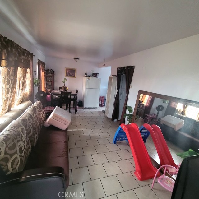 6527 Marlow Avenue, Bell Gardens CA: https://media.crmls.org/medias/2fdb626e-be55-4266-9c51-66985a3bc3db.jpg