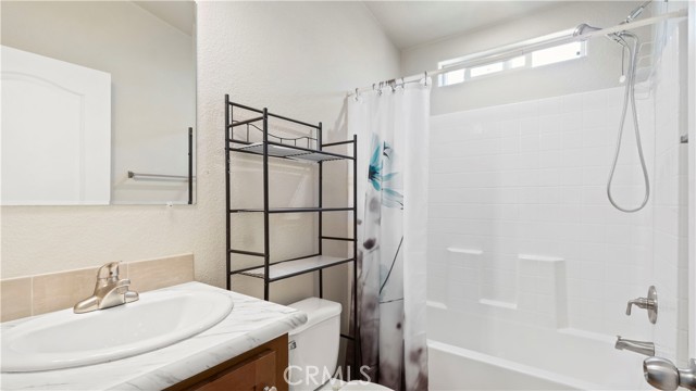 300 Ellis Street, Lake Elsinore CA: https://media.crmls.org/medias/2fdbef67-4c2d-4f1c-9fc2-f61b8908d010.jpg