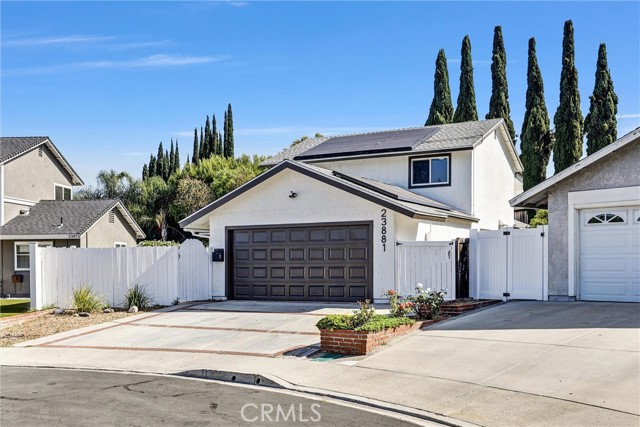23881 Gates Street, Lake Forest CA: https://media.crmls.org/medias/2fdd2ccf-eff8-48ce-929b-df8ba6c923a8.jpg