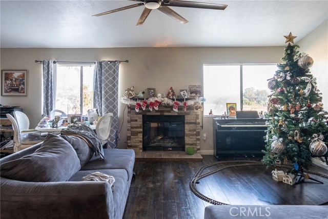 17874 El Mineral, Perris CA: https://media.crmls.org/medias/2fde1594-ed34-475e-91e0-b60d3bfc0e0b.jpg