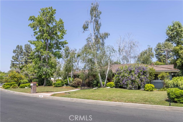 6120 Fenwood Ave, Woodland Hills, CA 91367