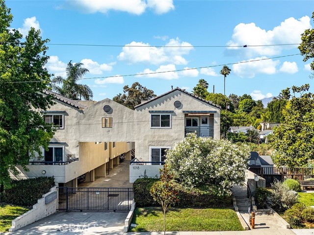 1018 Magnolia Street, South Pasadena CA: https://media.crmls.org/medias/2fded4f2-7fda-41c3-90ae-773e4491b429.jpg