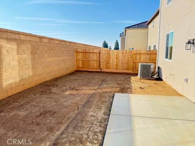 Detail Gallery Image 26 of 30 For 2865 E Escarpa, Fresno,  CA 93730 - 4 Beds | 3 Baths