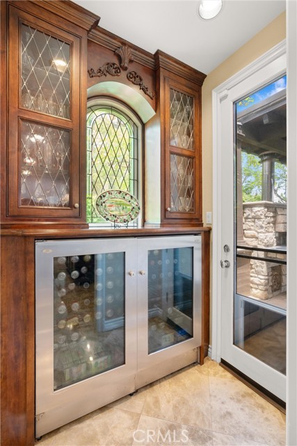 18912 Rockinghorse Lane, Huntington Beach CA: https://media.crmls.org/medias/2fdf381f-d36e-4ed6-a067-979bd1cb8ca1.jpg