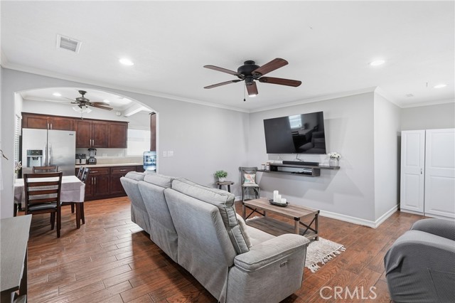 Detail Gallery Image 13 of 44 For 2101 S Hickory, Santa Ana,  CA 92707 - 3 Beds | 2 Baths