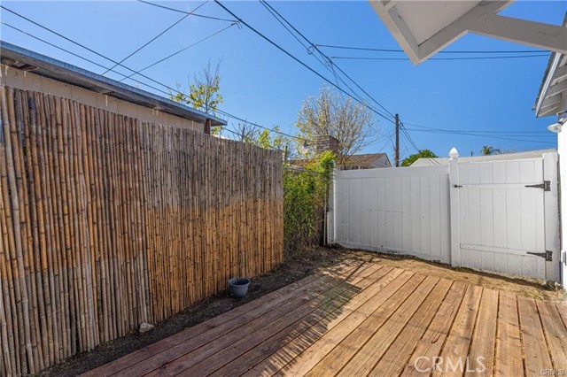 Detail Gallery Image 4 of 4 For 11138 Vanowen, North Hollywood,  CA 91605 - 0 Beds | 1 Baths