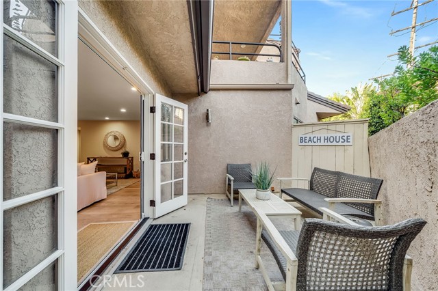 Detail Gallery Image 8 of 19 For 247 Calliope St, Laguna Beach,  CA 92651 - 3 Beds | 2 Baths