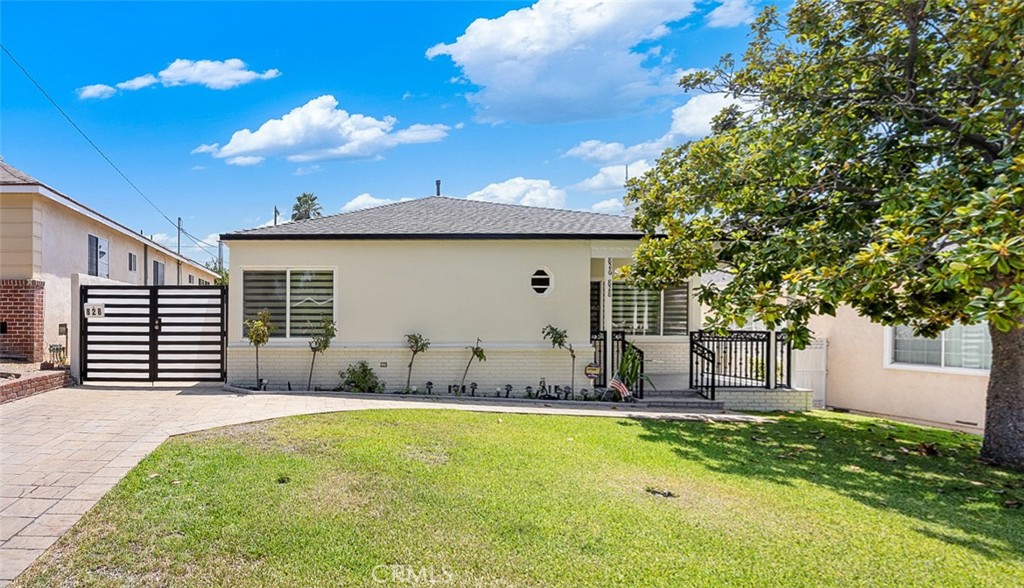 826 E Olive Avenue — architectural residence