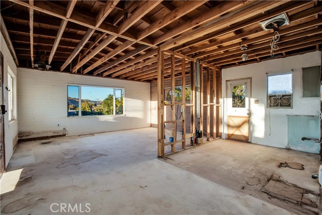 Detail Gallery Image 11 of 32 For 7985 Deer Trl, Yucca Valley,  CA 92284 - 2 Beds | 1 Baths