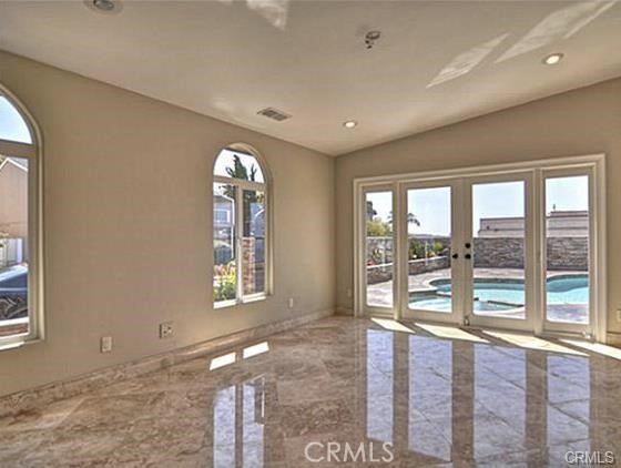 Detail Gallery Image 15 of 26 For 621 Loretta Dr, Laguna Beach,  CA 92651 - 5 Beds | 4/1 Baths