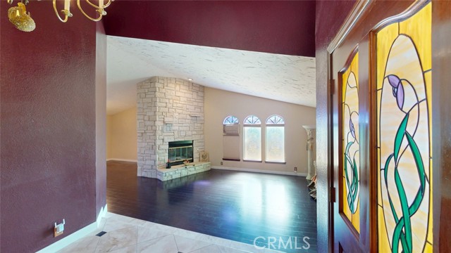 Detail Gallery Image 11 of 65 For 13889 Olathe Rd, Apple Valley,  CA 92307 - 5 Beds | 2/1 Baths
