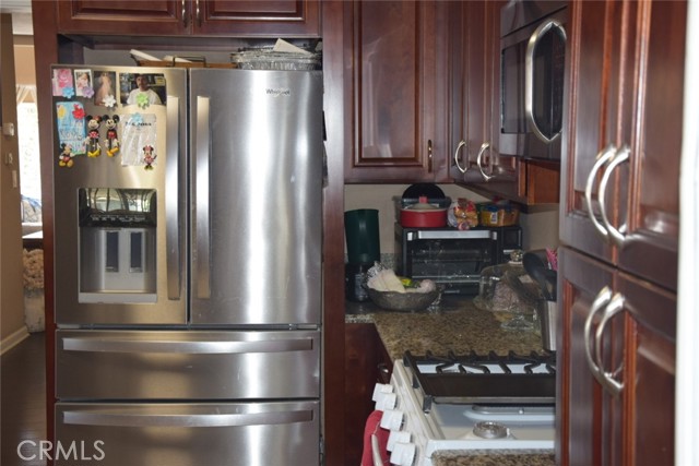 1935 Maine Avenue, Long Beach CA: https://media.crmls.org/medias/2fe14a09-a16c-4228-b038-32ce49dba3b9.jpg