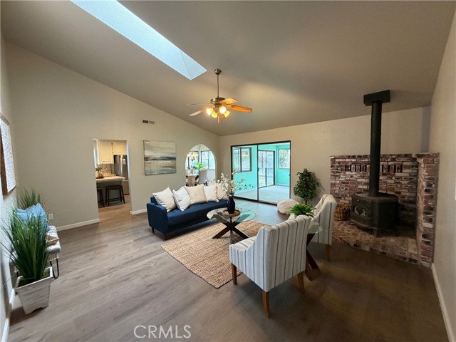 Detail Gallery Image 8 of 30 For 1036 Gateway Ln, Chico,  CA 95926 - 3 Beds | 2/1 Baths