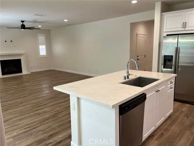 3996 S Somerston Way, Ontario CA: https://media.crmls.org/medias/2fe21f08-9056-4535-bed8-6a55313c9d22.jpg