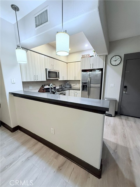 Detail Gallery Image 9 of 13 For 24585 Town Center Dr #4104,  Valencia,  CA 91355 - 2 Beds | 2 Baths