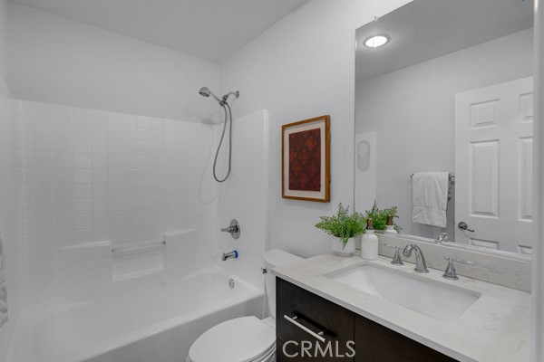 https://media.crmls.org/medias/2fe297a2-986b-4a7e-9595-f3214f43b358.jpg?preset=X-Large