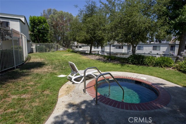 Detail Gallery Image 31 of 40 For 10504 Sunland Bld #5,  Sunland,  CA 91040 - 2 Beds | 1/1 Baths