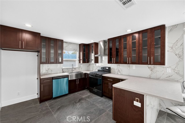 Detail Gallery Image 7 of 26 For 208 S Burris Ave, Compton,  CA 90221 - 3 Beds | 2 Baths