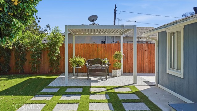 Detail Gallery Image 21 of 40 For 215 N Mcclay, Santa Ana,  CA 92701 - 5 Beds | 2 Baths