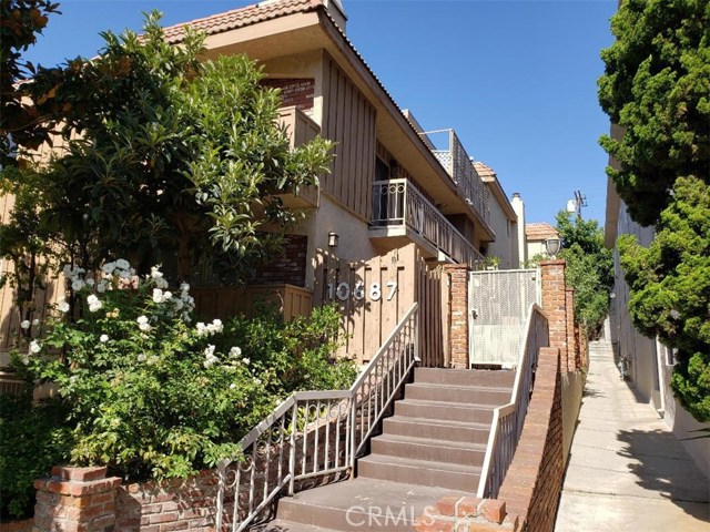 10687 Wilkins Ave #4, Los Angeles, CA 90024