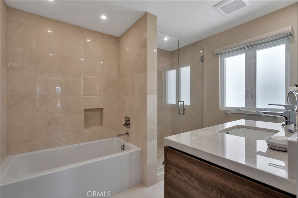 5614 Naples Canal