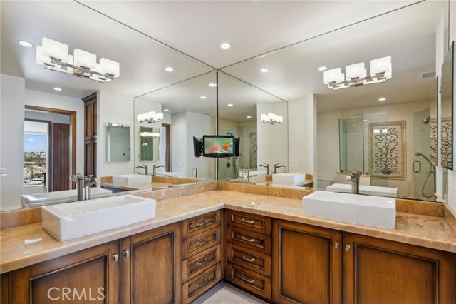 Detail Gallery Image 19 of 40 For 611 Lido Park Dr 5a,  Newport Beach,  CA 92663 - 2 Beds | 2 Baths