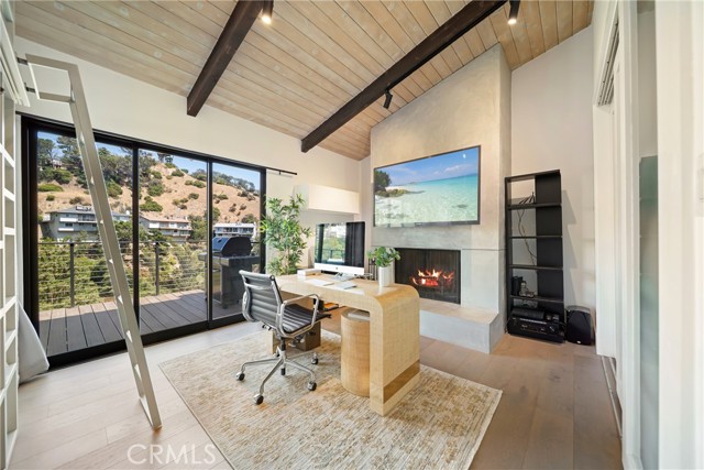 2522 Zorada Drive, Los Angeles CA: https://media.crmls.org/medias/2fe52b46-16a8-483a-97f1-d9e59e215d1f.jpg