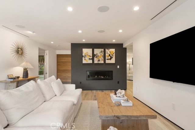 Detail Gallery Image 5 of 44 For 8130 Gould, Los Angeles,  CA 90046 - 3 Beds | 3/1 Baths