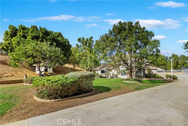 16291 Ringbit Court, Riverside CA: https://media.crmls.org/medias/2fe60fae-aee0-4438-be2f-60b8cb825380.jpg