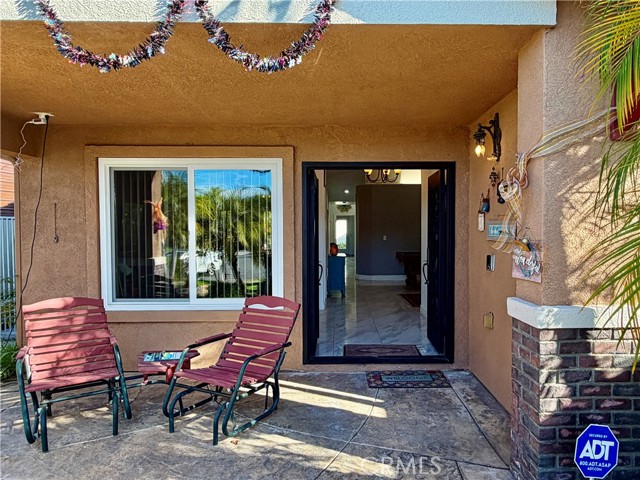 Detail Gallery Image 4 of 46 For 3585 Ambrose, Corona,  CA 92882 - 5 Beds | 3/1 Baths