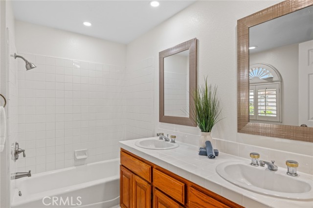 5410 Avenida El Cid, Yorba Linda CA: https://media.crmls.org/medias/2fe6edc0-32be-448a-9119-55cf31392d9f.jpg