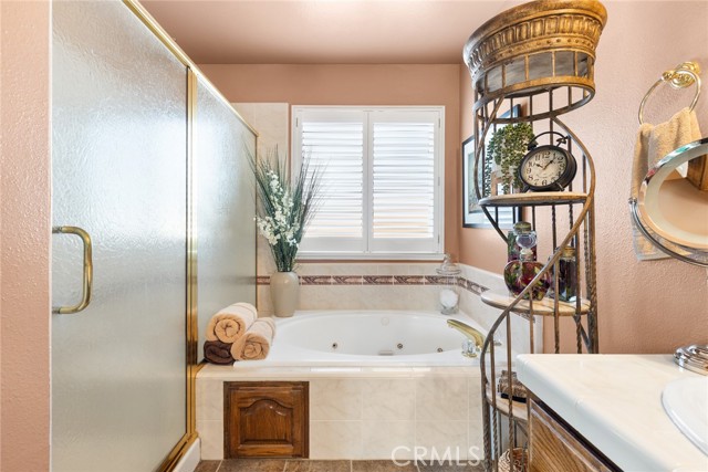 Detail Gallery Image 9 of 49 For 297 Saint Augustine Dr, Chico,  CA 95928 - 3 Beds | 3 Baths