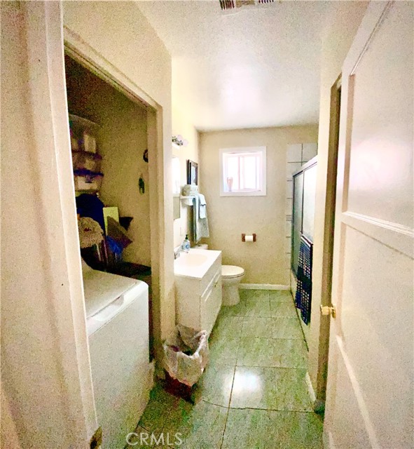 526 W Avenue J5, Lancaster CA: https://media.crmls.org/medias/2fe7970e-c3a5-436d-b7b7-eefb3299362e.jpg