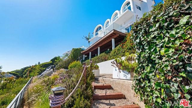 Detail Gallery Image 46 of 69 For 31654 Broad Beach Rd, Malibu,  CA 90265 - 4 Beds | 3/1 Baths