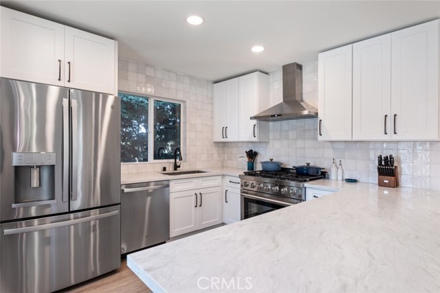 1320 Bush Street, San Diego CA: https://media.crmls.org/medias/2fe8b4a7-558a-4ea8-8f62-462855c76262.jpg