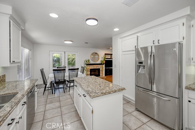 Detail Gallery Image 13 of 36 For 27931 Balsam Ct, Valencia,  CA 91354 - 3 Beds | 2/1 Baths