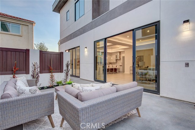 206 Juanita Avenue, Redondo Beach, California 90277, 4 Bedrooms Bedrooms, ,3 BathroomsBathrooms,Residential,Sold,Juanita,PV20030908